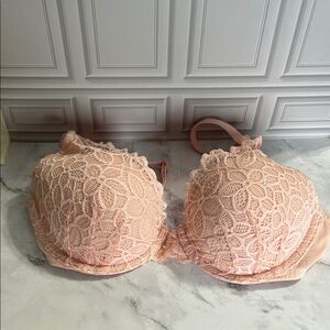 Victoria's Secret Delicate Lace Bra in Light Pink